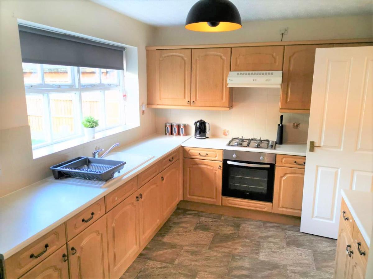 Emerald House - Spacious 3 Bed House With Ensuite Parking Gardens And Netflix Leamington Spa Esterno foto