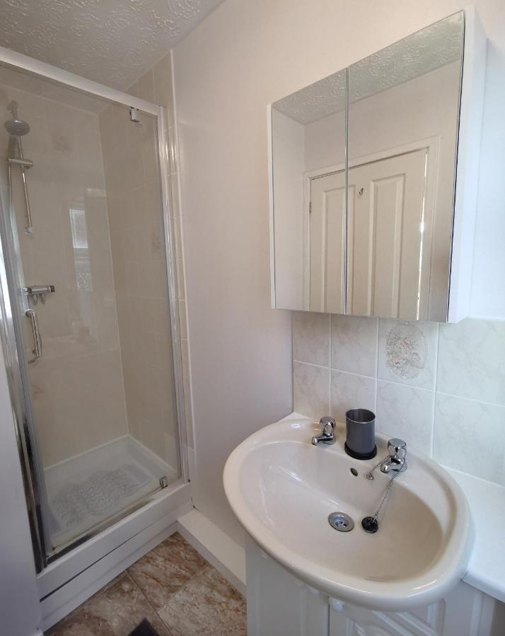 Emerald House - Spacious 3 Bed House With Ensuite Parking Gardens And Netflix Leamington Spa Esterno foto