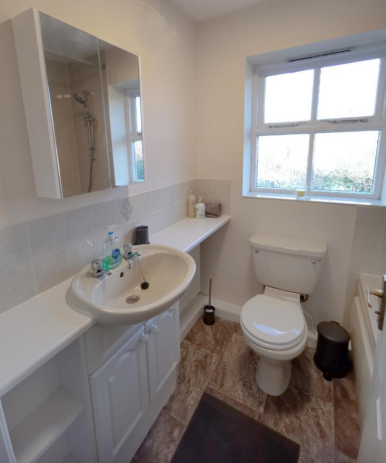 Emerald House - Spacious 3 Bed House With Ensuite Parking Gardens And Netflix Leamington Spa Esterno foto